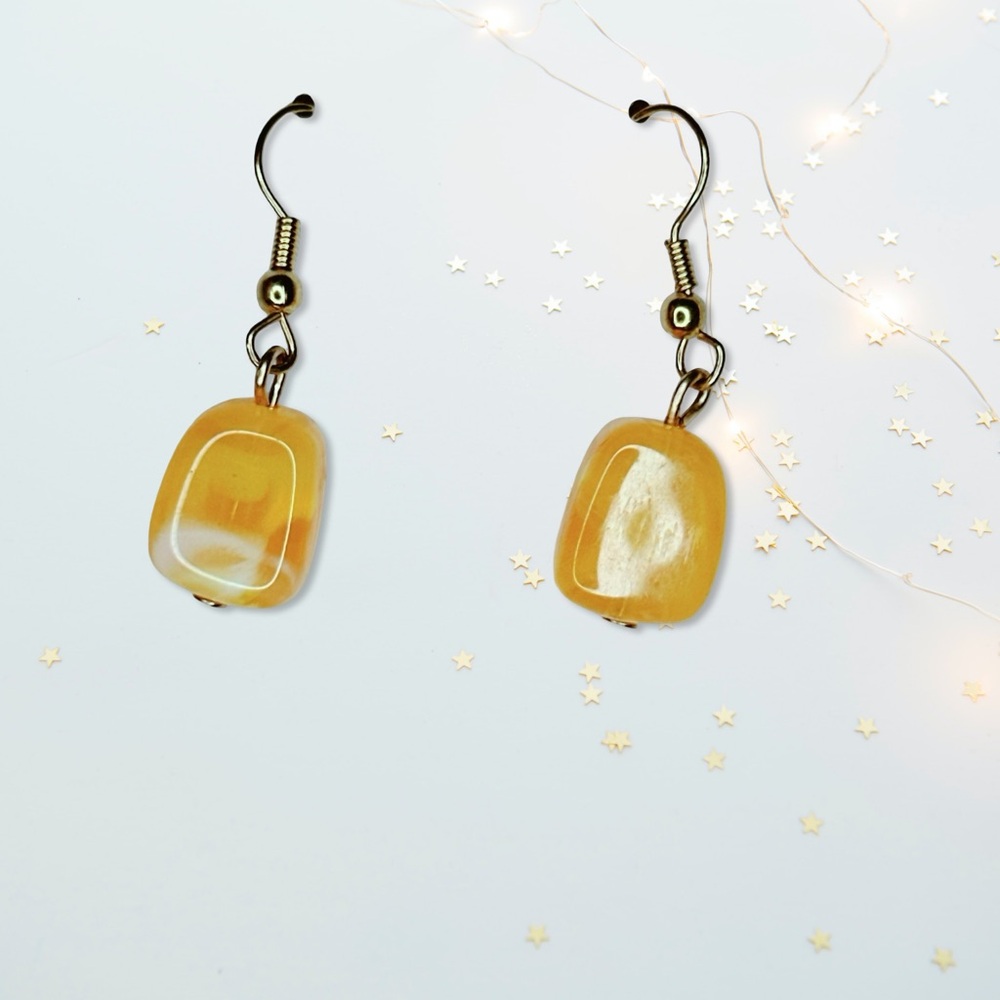 7459u. Yellow Plastic Dangle Earrings